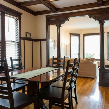 Wrigley Oasis! Steps From The Field! - 3Bd 1Ba Lejlighed Chicago Eksteriør billede